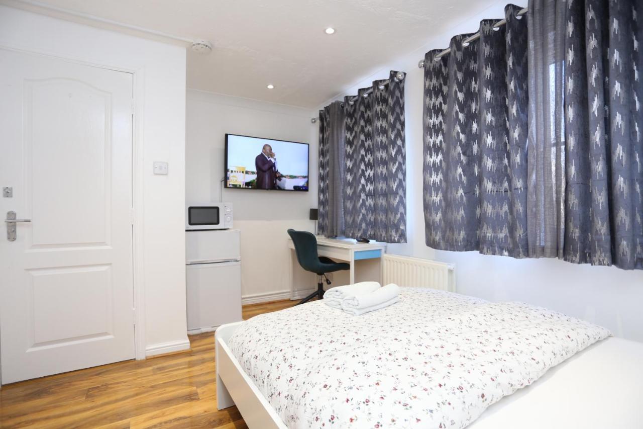 Fabulous Room With En-Suite Bathroom And Shared Kitchen Thamesmead  Zewnętrze zdjęcie